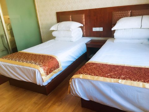 碌曲郎木寺悦来客栈